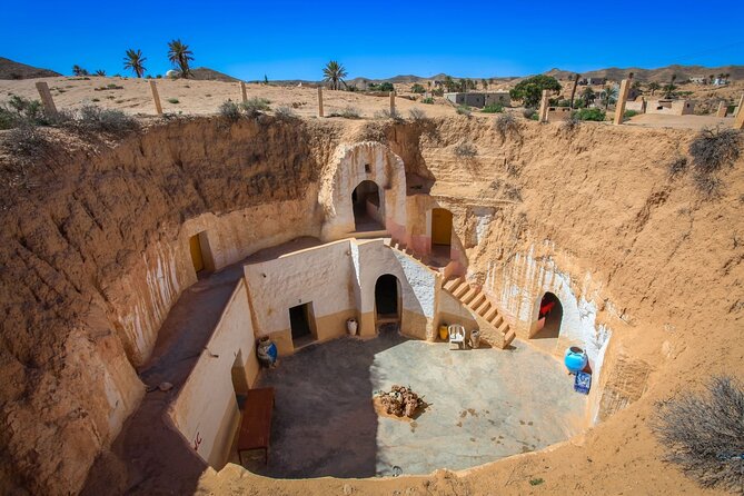 2-Day Tunisian Sahara Tour with Food & Stay from Hammamet - Guides, vehicles, meals, and group size