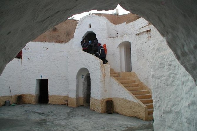 3-Day South of Tunisia Guided Tour from Tunis - El Jem, where Roman scale meets a modern Tunisian town