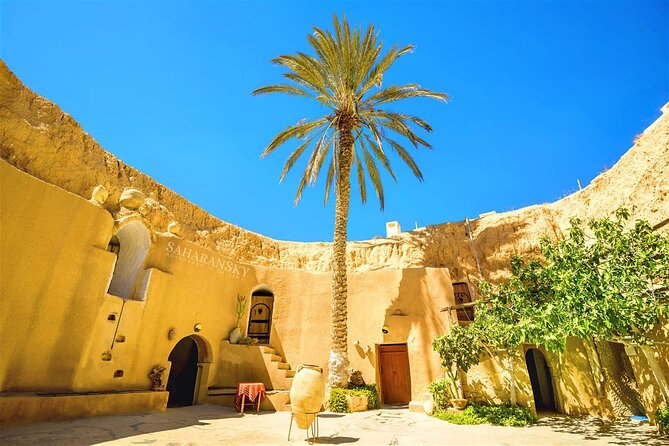 3 Days South Tunisia Discovery Tour with luxury camp and Meals - Tozeur: a useful base for the desert route