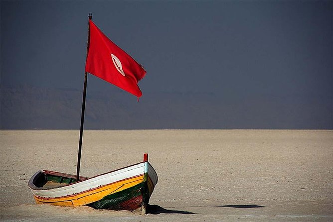 3DAYS 4x4 safari from Sousse/Hammamet/Tunis 100km deep in desert camp - The guide, driver, and private vehicle