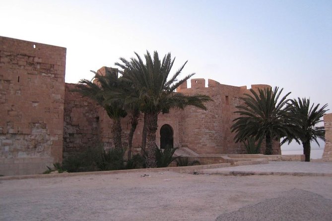 Guided Tour of Djerba island, Museums, Crocodile park & lunch - Erriadh, street art, and the synagogue question