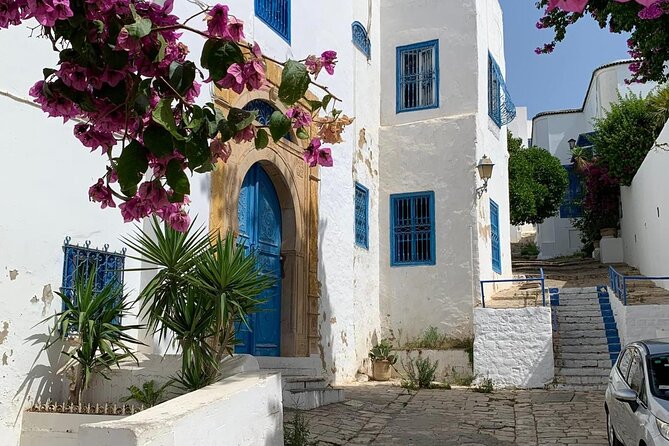 Half a day in Sidi Bousaid from Hammamet - Entering the white-and-blue village