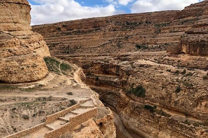 Half-day excursion the mountain oases from Tozeur - Mides Valley: fossils, minerals, and a village near Algeria