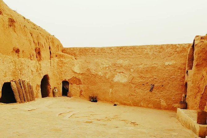 One night under the tent: Tataouine - Chenini - Ksar Ghilane - Matmata - Key points at a glance
