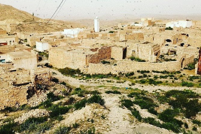 One night under the tent: Tataouine - Chenini - Ksar Ghilane - Matmata - Matmata and the cave house visit