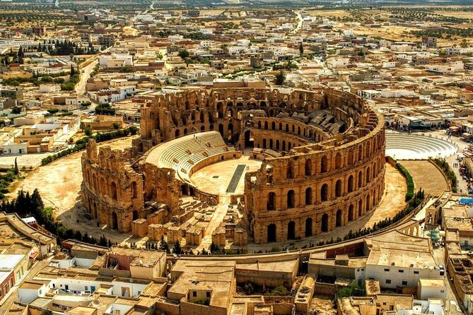 Private Half Day Tour Roman Coliseum EL JEM - Walking through the El Jem amphitheater