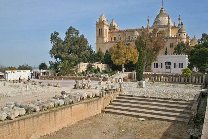 Tunis, Sidi Bousaid and Carthage Day Trip from Monastir - Sidi Bou Said: white walls, blue doors, and sea views