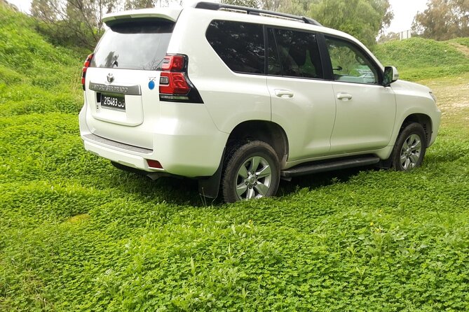 VIP transfer between Tunis Carthage Airport and a hotel in Tunis - The ride itself: a clean 4x4, water, and WiFi